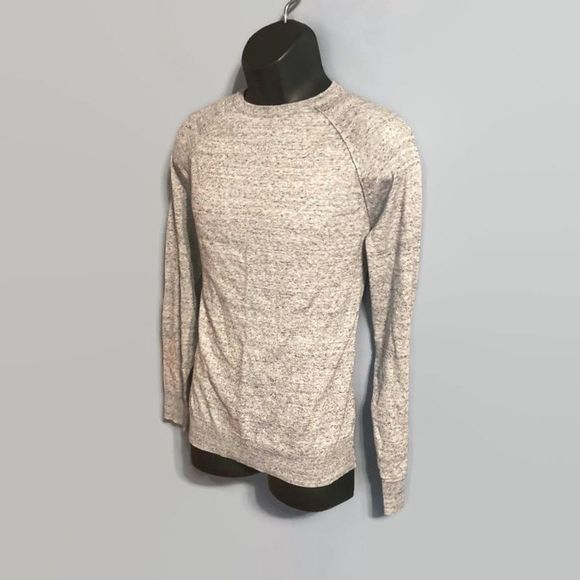 Old Navy Men's Light Gray Crewneck Long Sleeve Sweater - Picture 3 of 10